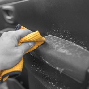 Alcantara és tetőkárpit tisztító