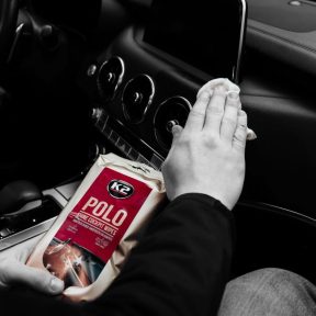 Nedves törlőkendő autóba