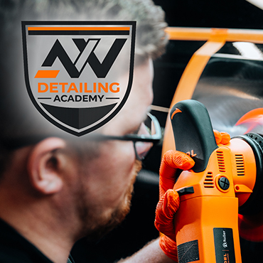 Autókozmetikai Képzések és Megbízható Szakemberek: Útmutató a Tökéletes Autóápoláshoz